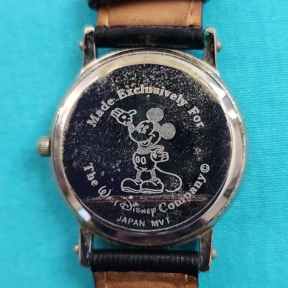Vintage Rare Disney Clock Works Goofy Watch